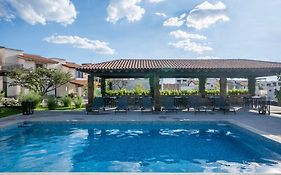 Private Sanctuary 4Br Home With Pool And Gym